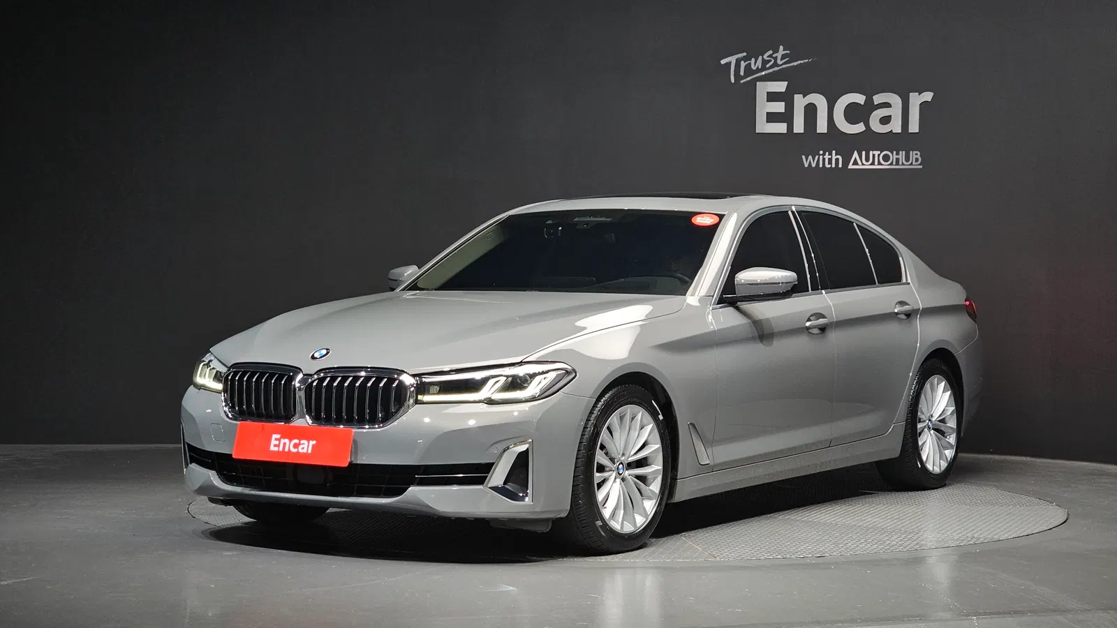 BMW Série 5 (G30) 520i Luxury 2022 — photo 1 sur 33