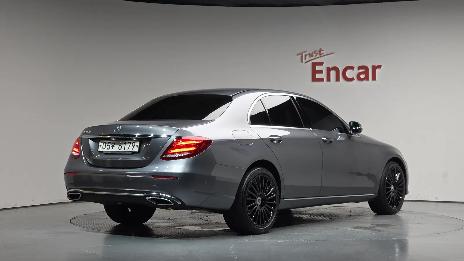 Mercedes-Benz Classe E E220d Avantgarde (W213) 2019 — photo 1 sur 34
