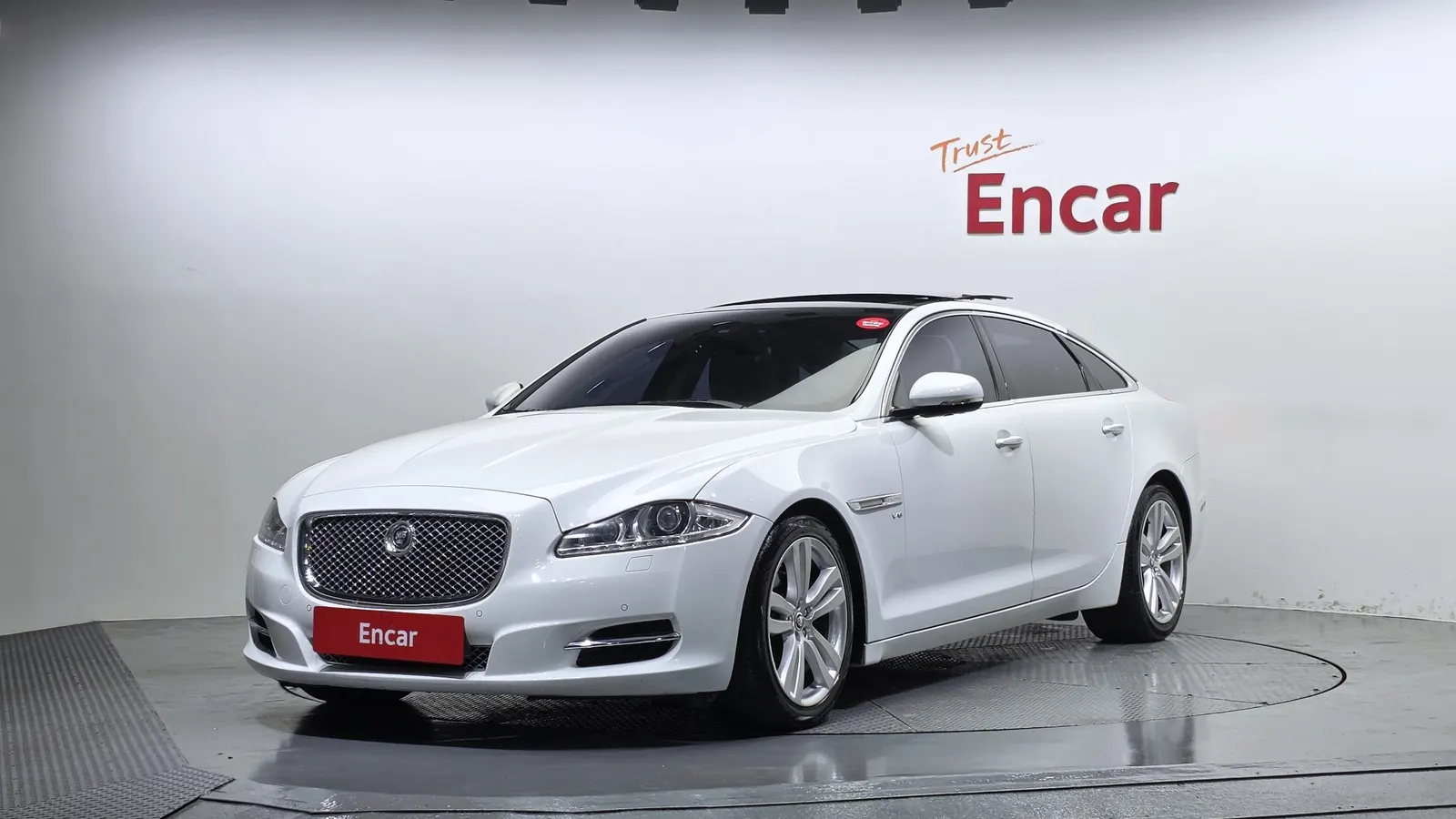 Jaguar All New XJ 3.0 SC Premium Luxury LWB 2013 — photo 1 sur 20