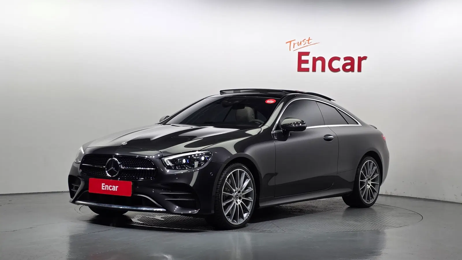 Mercedes-Benz Classe E E450 4MATIC Coupé (W213) 2021 — photo 1 sur 35