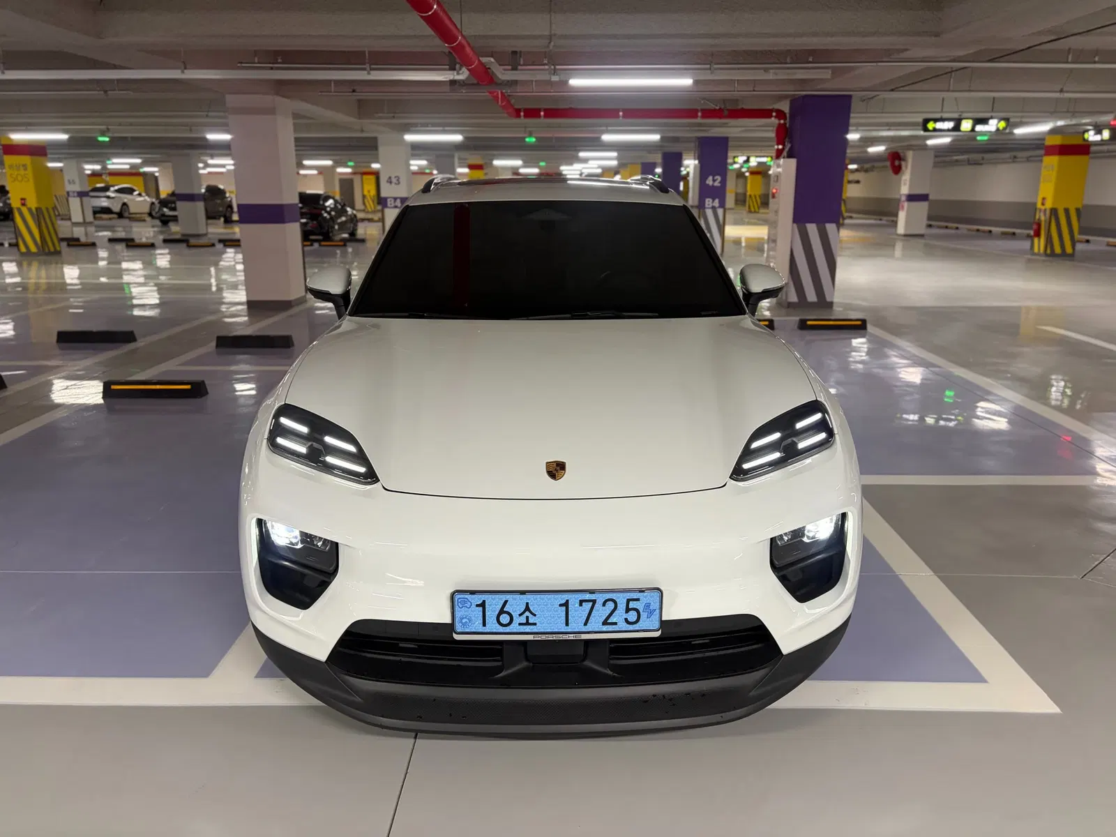 Porsche Macan EV 4S 2025 — photo 1 sur 19