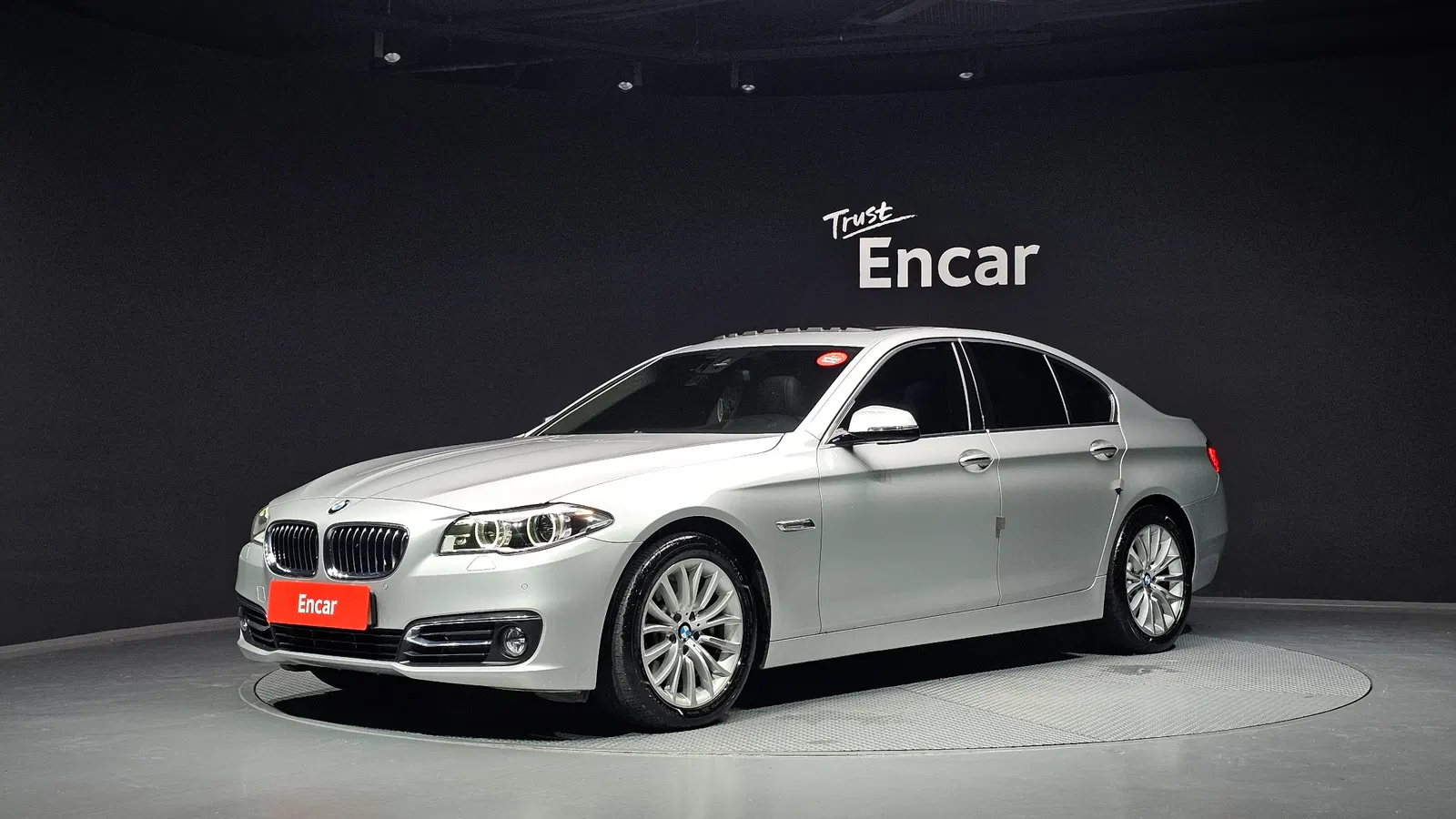 BMW Série 5 (F10) 520d Luxury 2014 — photo 1 sur 20