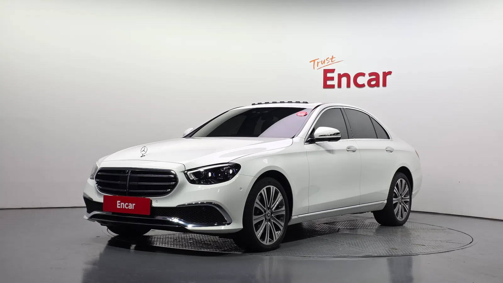 Mercedes-Benz Classe E E300e 4MATIC Exclusive (W213) 2023 — photo 1 sur 32