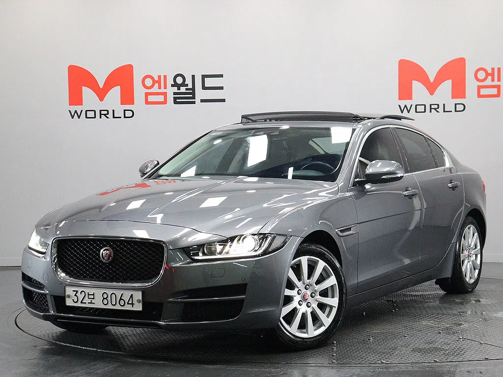 Jaguar XE 20d Prestige AWD 2018 — photo 1 sur 25