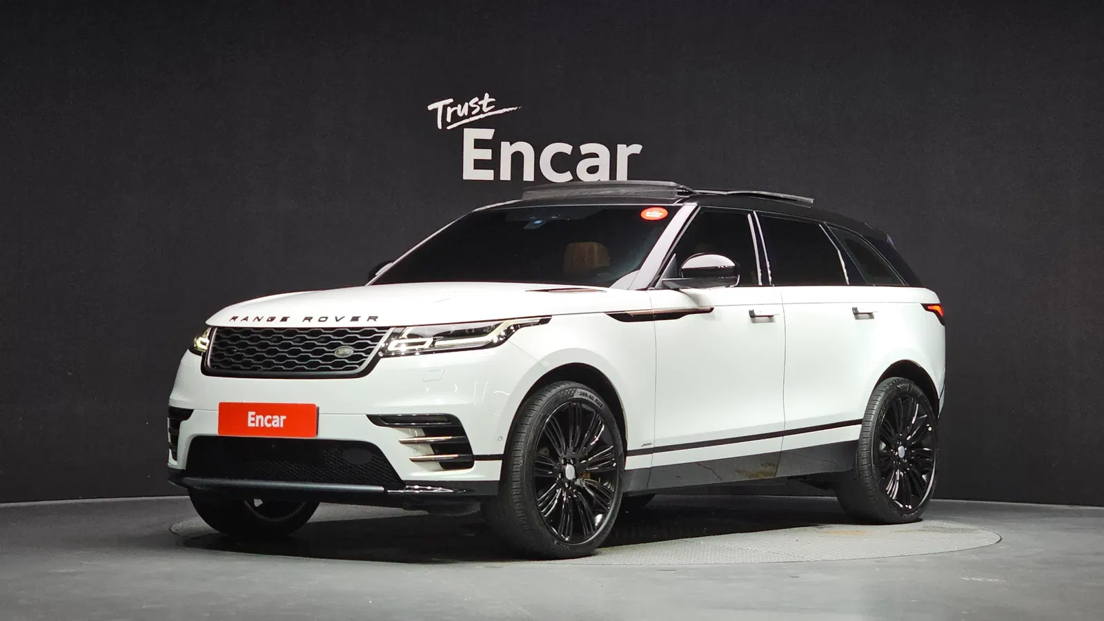 Land Rover Range Rover Velar 3.0 D300 R-Dynamic HSE 2018 — photo 1 sur 26