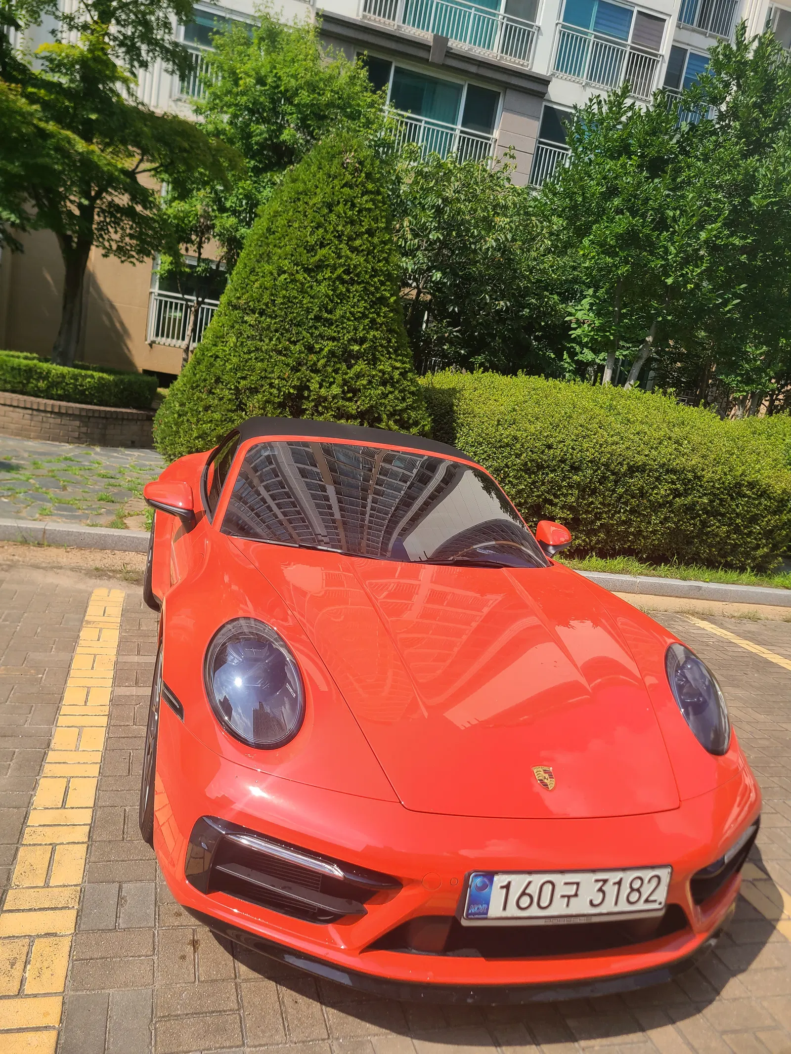 Porsche 911 (992) Carrera 4S Cabriolet 2021 — photo 1 sur 12