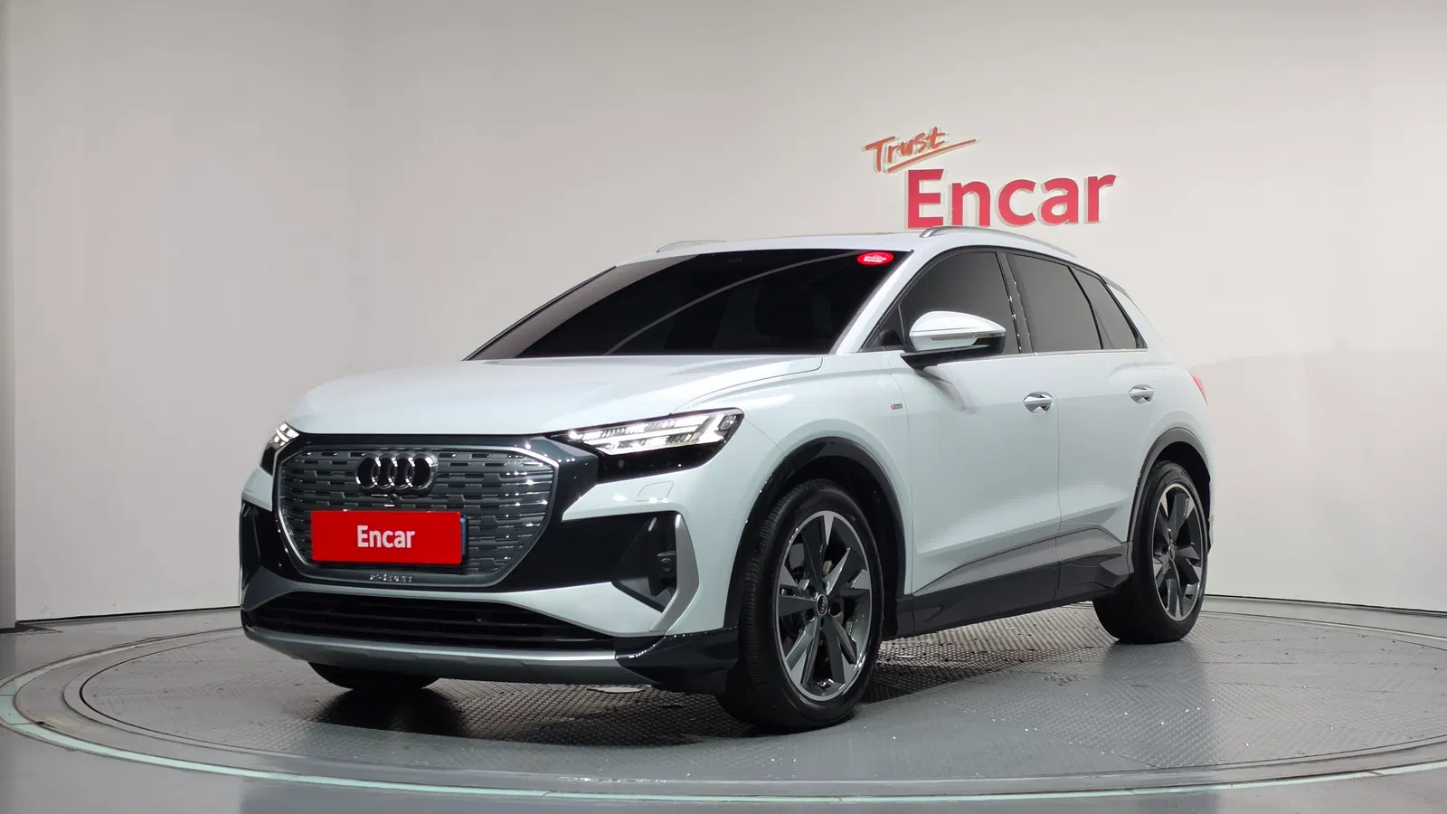 Audi Q4 e-tron (F4) 40 Premium 2022 — photo 1 sur 34