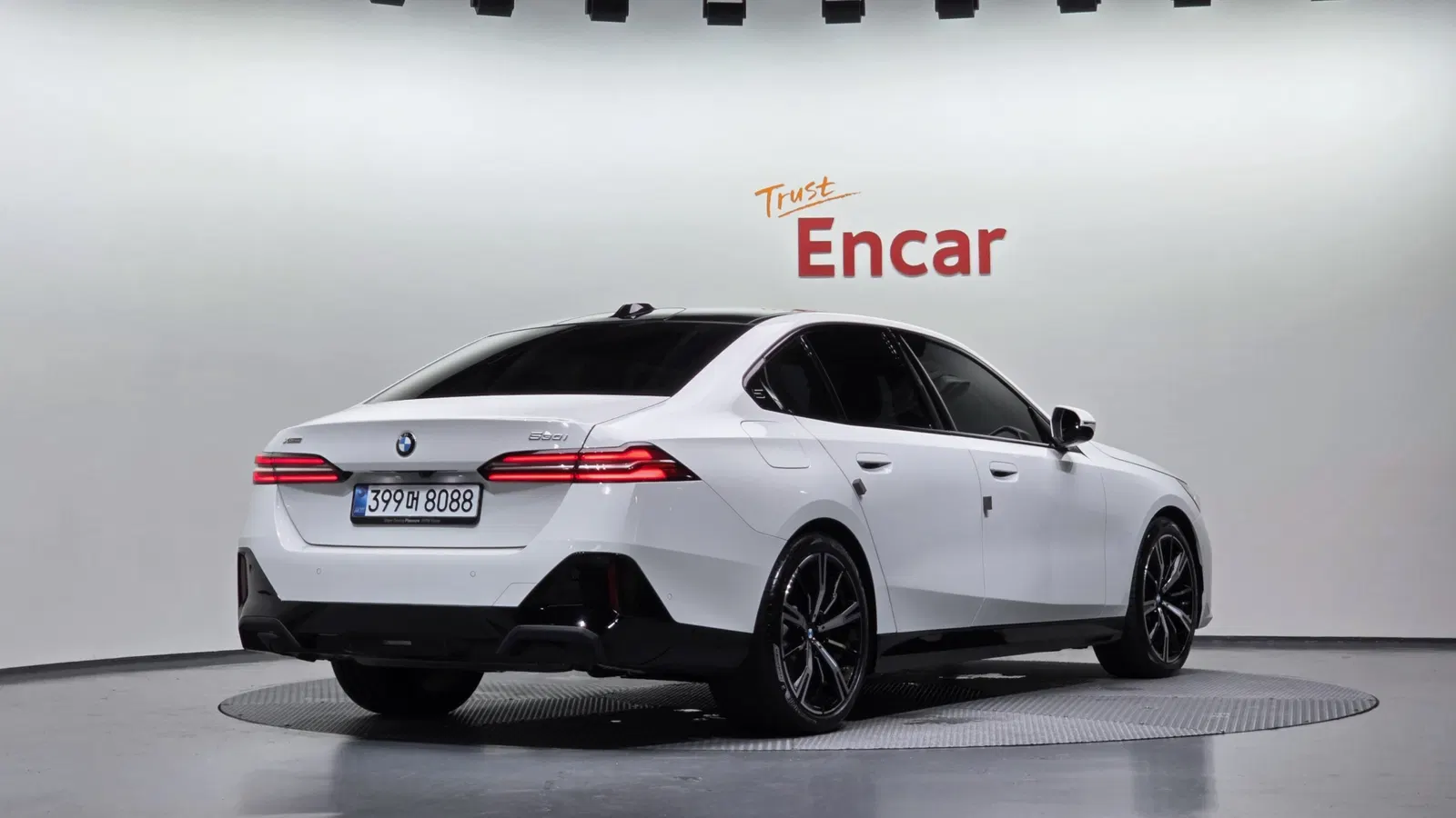 BMW Série 5 (G60) 530i xDrive M Sport 2026 — photo 1 sur 44