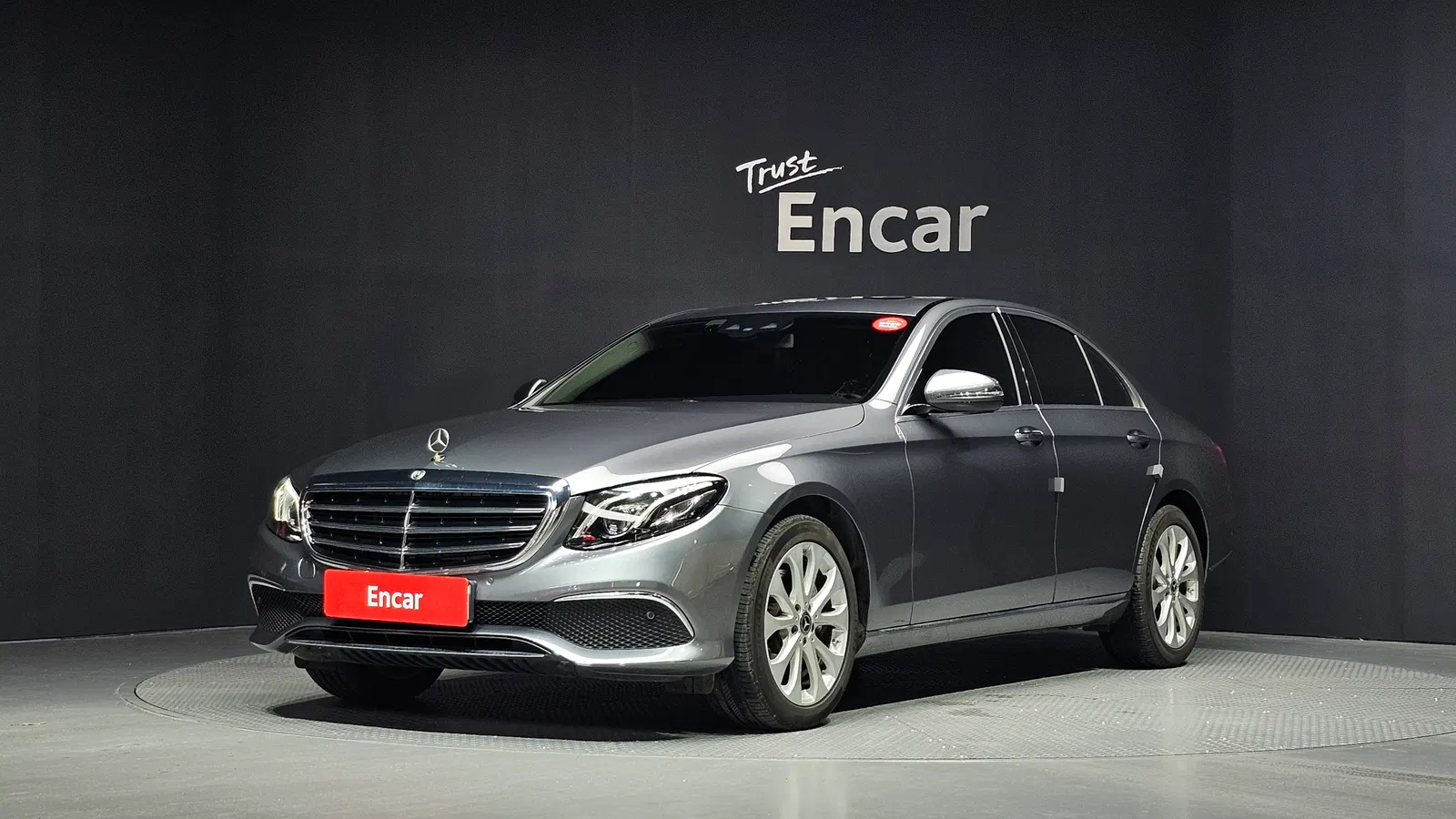 Mercedes-Benz Classe E E220d Exclusive (W213) 2018 — photo 1 sur 37