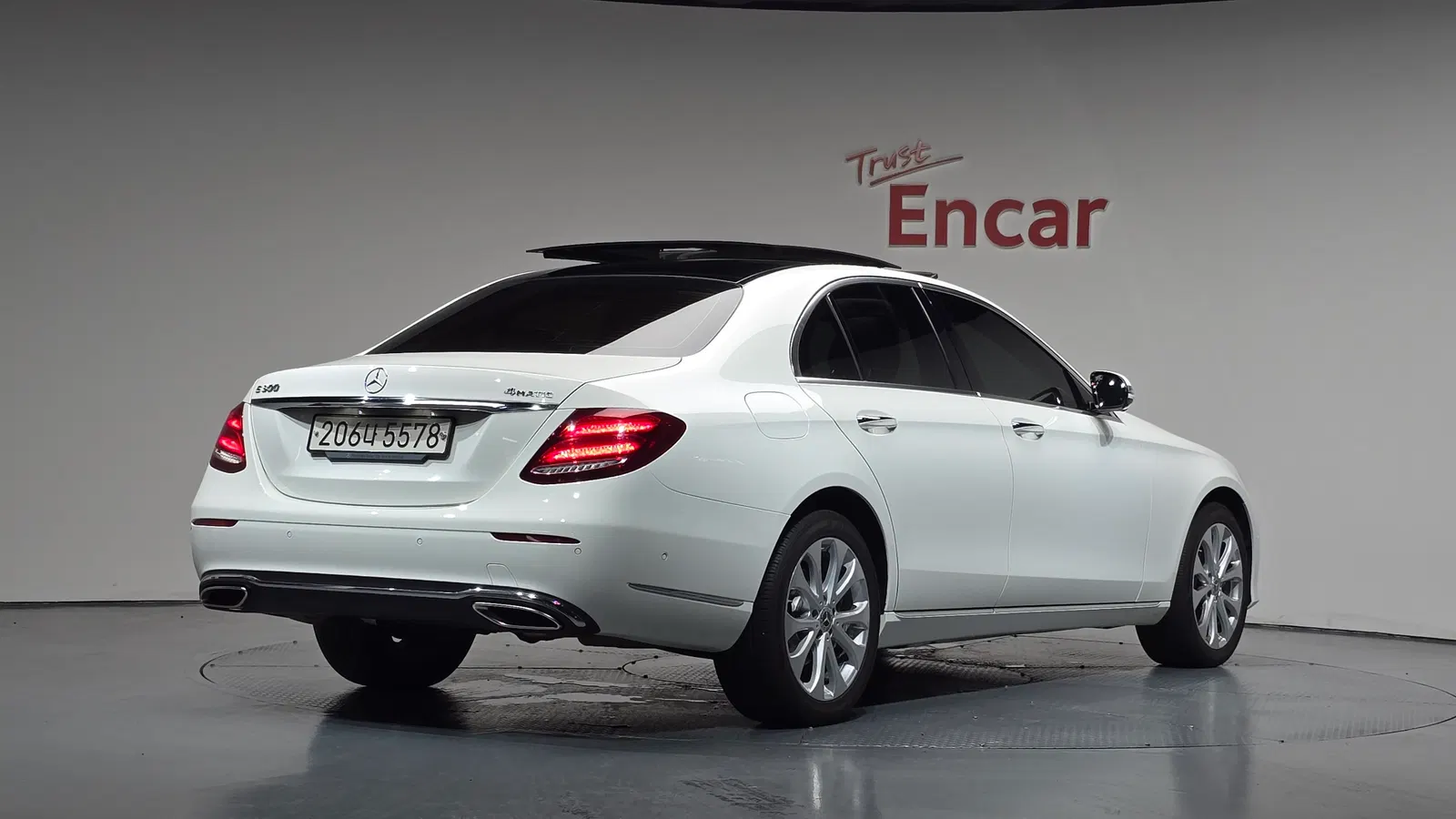 Mercedes-Benz Classe E E300 4MATIC Exclusive (W213) 2019 — photo 1 sur 35