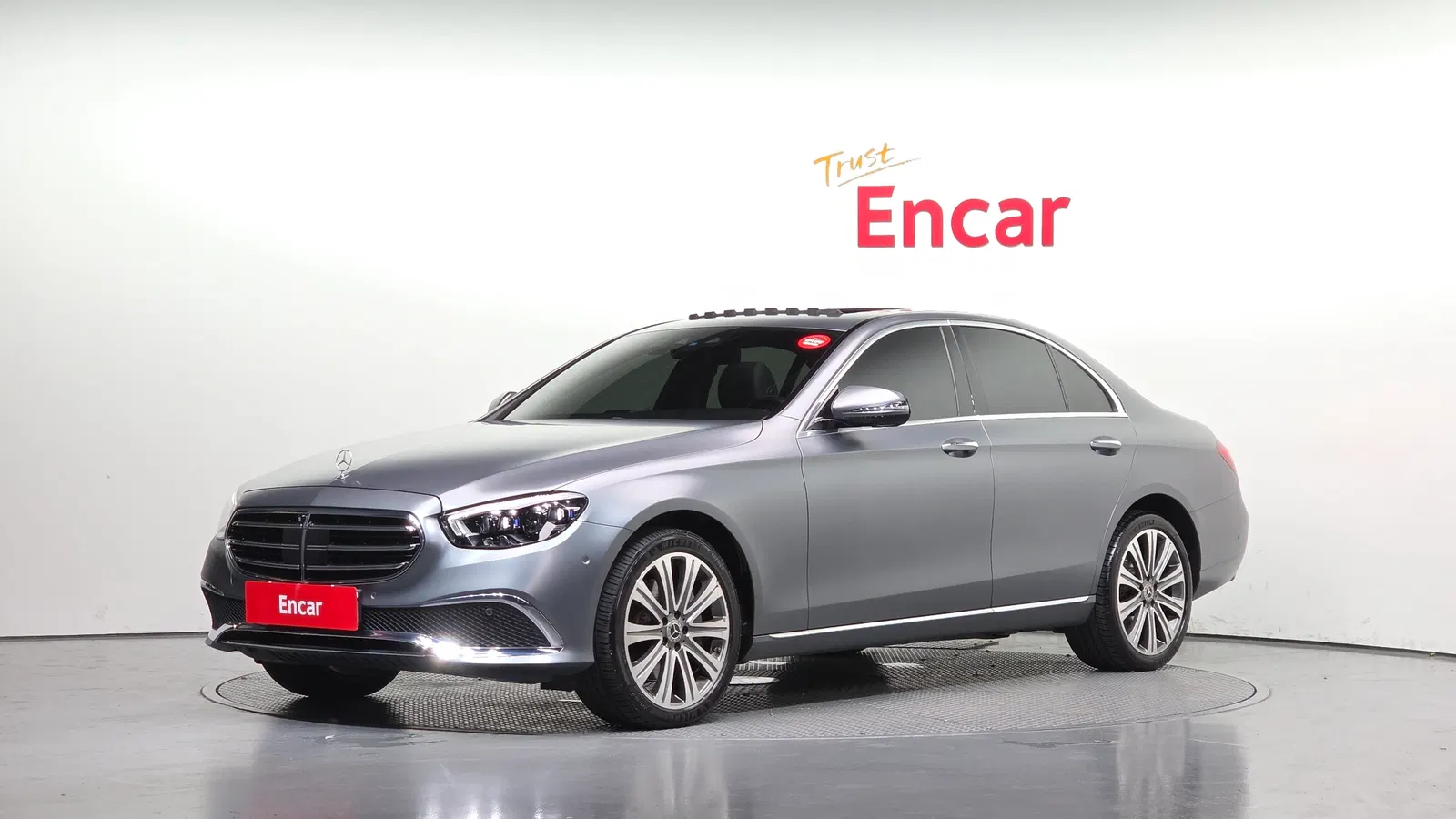 Mercedes-Benz Classe E E350 4MATIC Exclusive (W213) 2023 — photo 1 sur 32