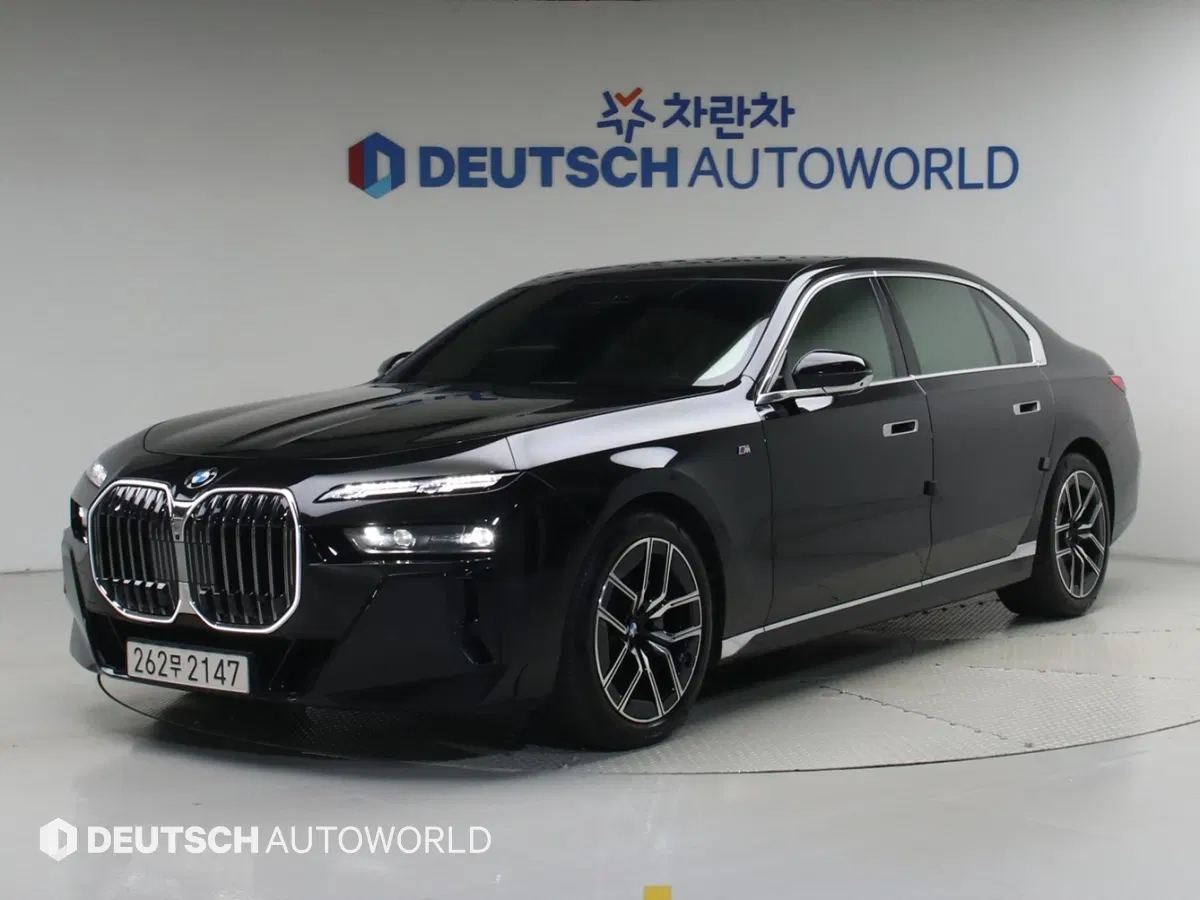BMW Série 7 (G70) 740d xDrive M Sport 2023 — photo 1 sur 26