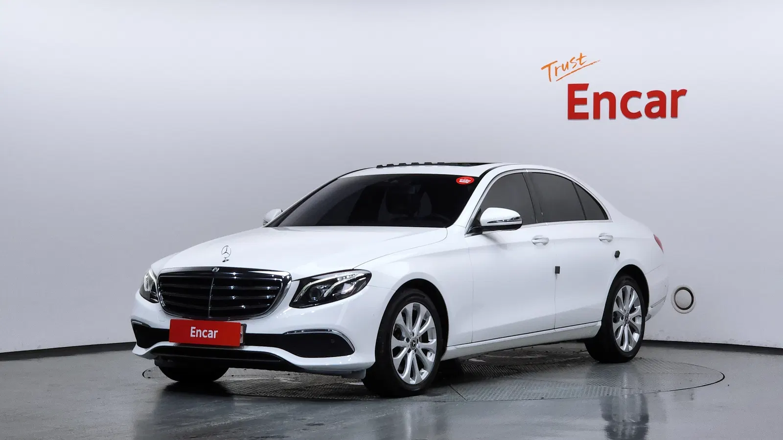 Mercedes-Benz Classe E E220d 4MATIC Exclusive (W213) 2019 — photo 1 sur 35