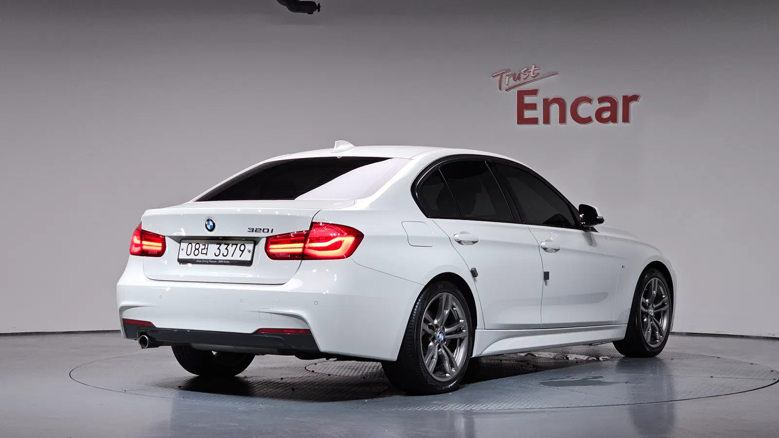 BMW Série 3 (F30) 320i M Sport 2018 — photo 1 sur 33
