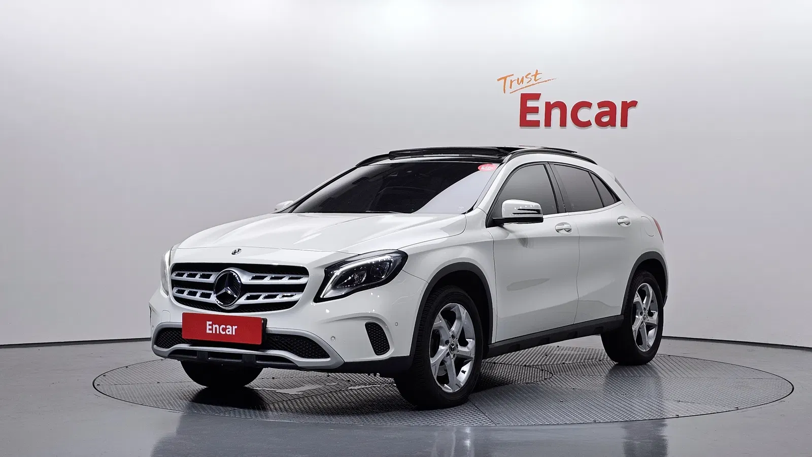 Mercedes-Benz GLA GLA220 (X156) 2018 — photo 1 sur 34