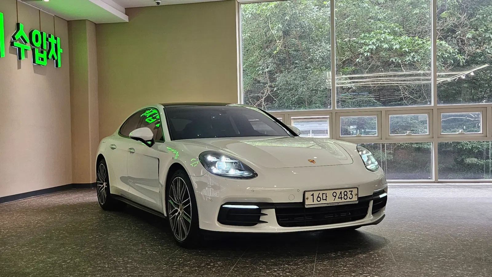 Porsche Panamera (971) 3.0 AWD 2019 — photo 1 sur 26