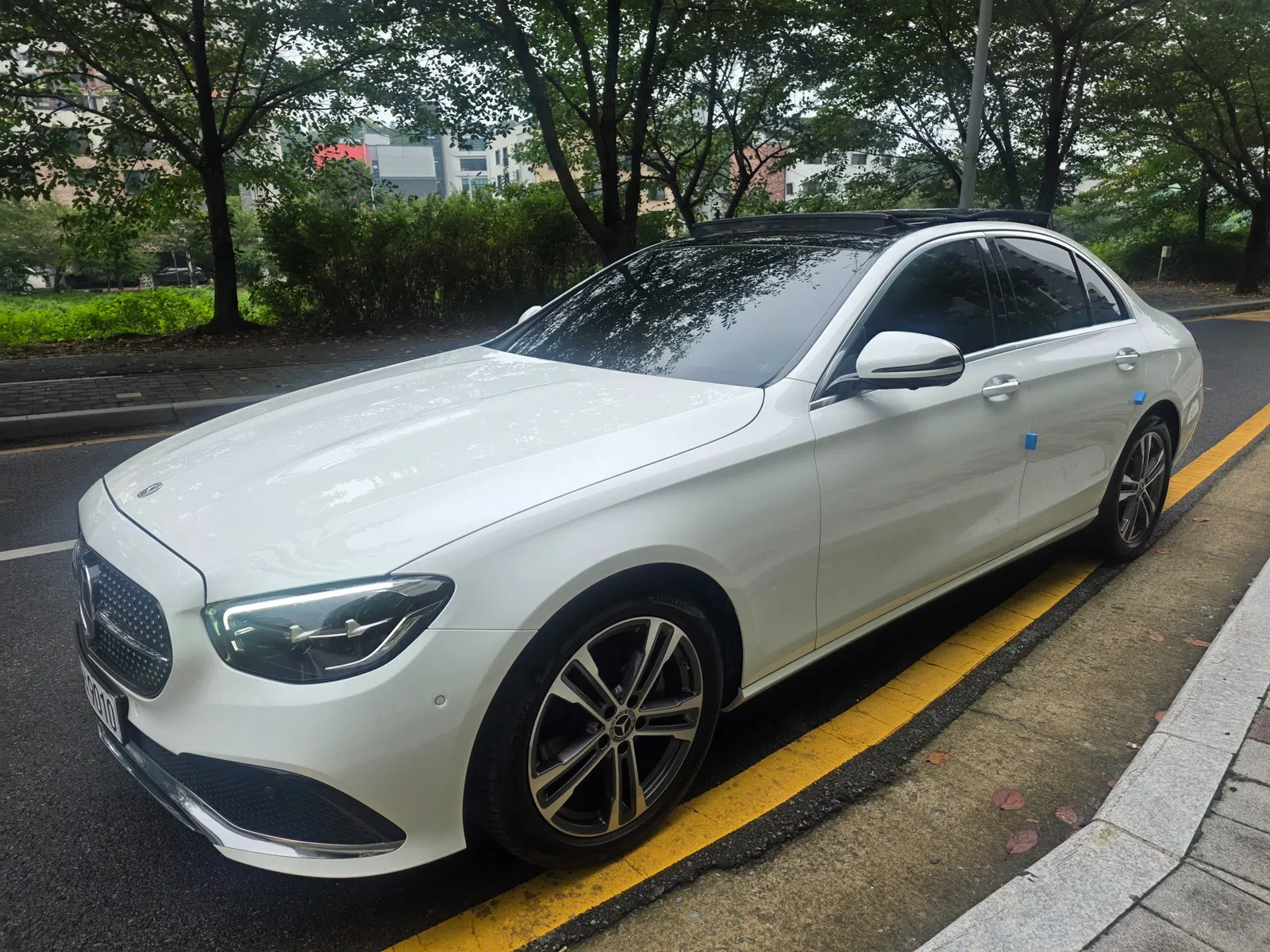 Mercedes-Benz Classe E E250 Avantgarde (W213) 2023 — photo 1 sur 26