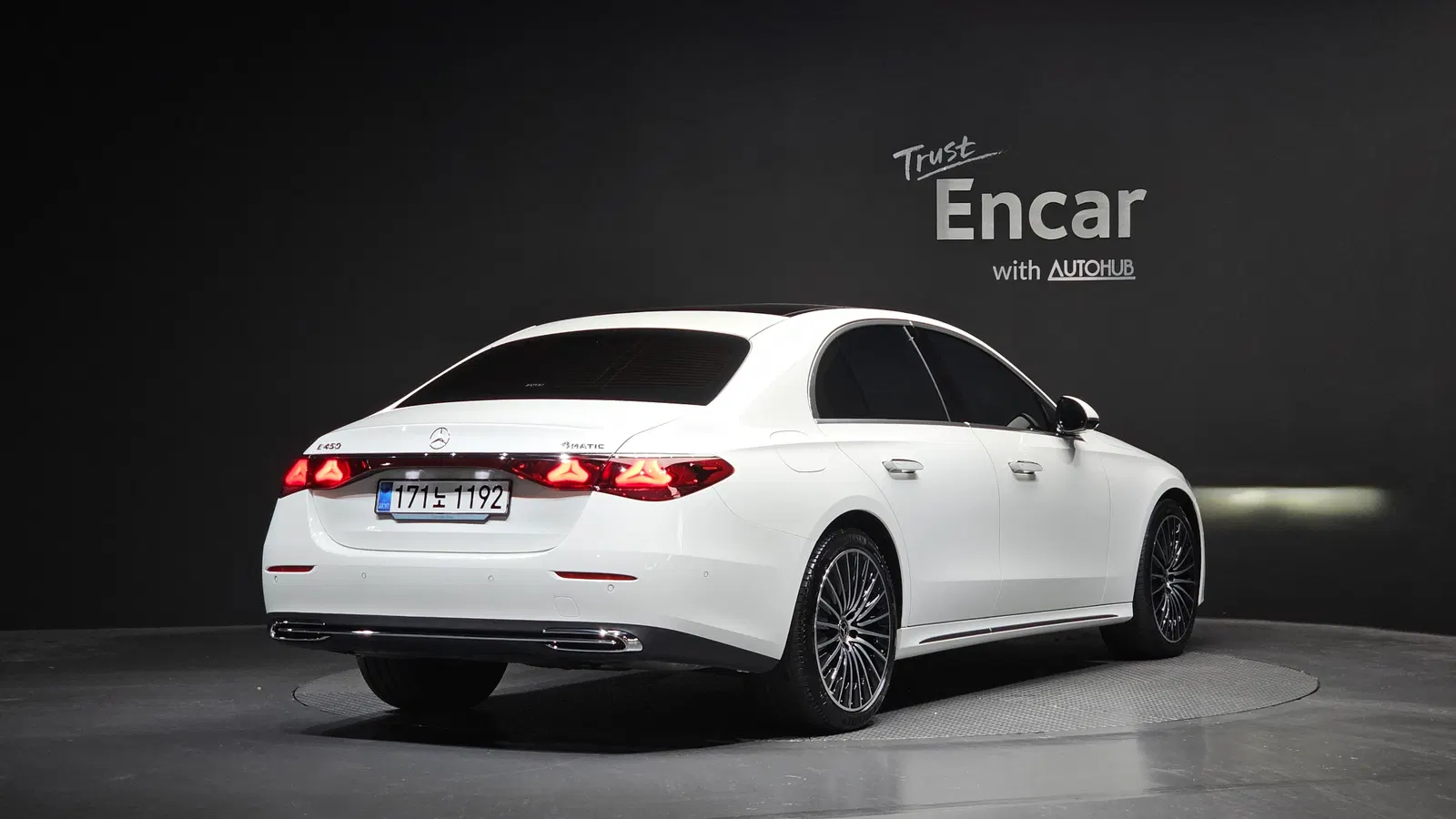 Mercedes-Benz Classe E E450 4MATIC Exclusive (W214) 2024 — photo 1 sur 31