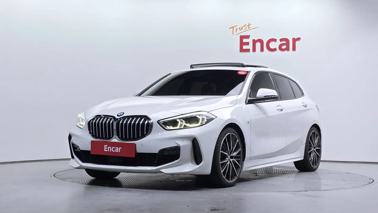 BMW Série 1 (F40) 118d M Sport First Edition 2020 — photo 1 sur 37