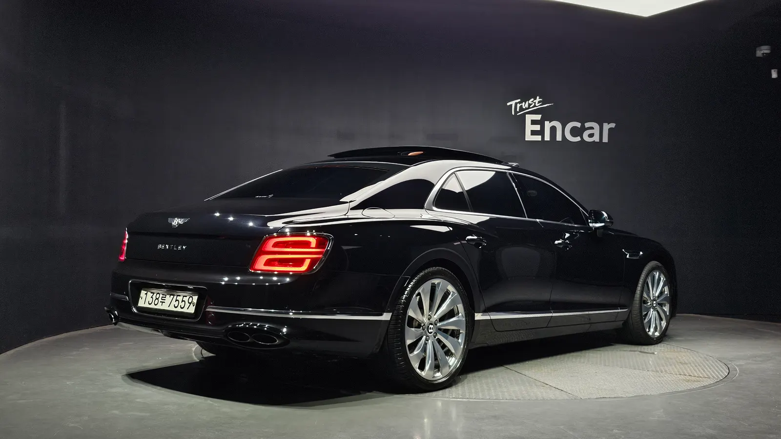 Bentley Flying Spur 3e génération 4.0 2021 — photo 1 sur 50