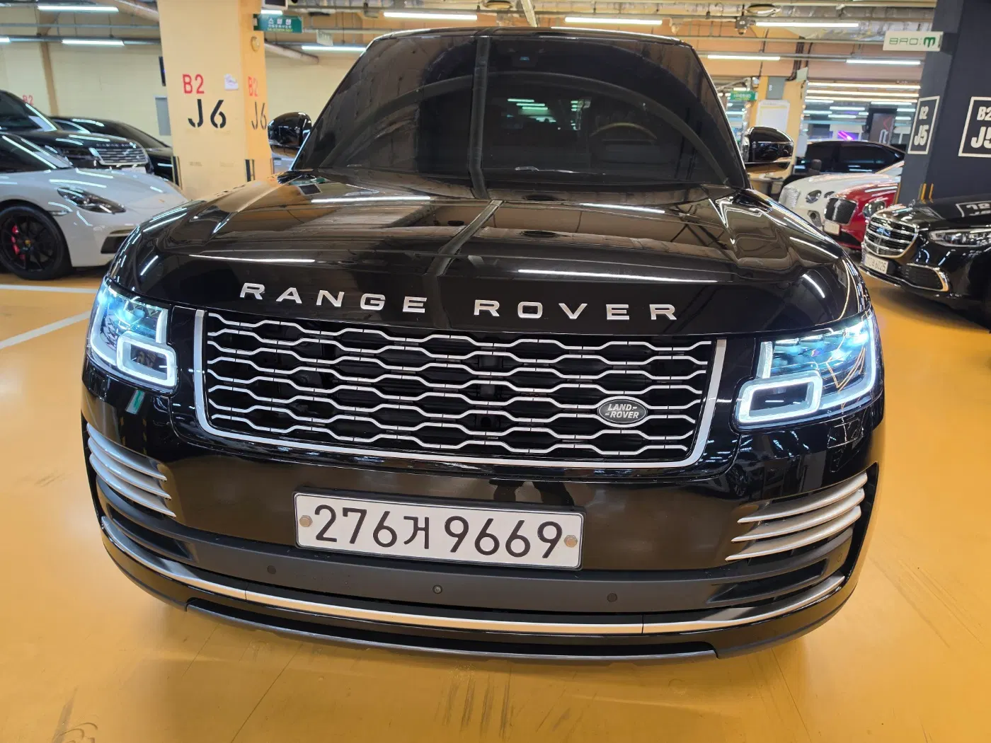 Land Rover Range Rover 4e génération 4.4 SDV8 AB Diesel 2019 — photo 1 sur 26