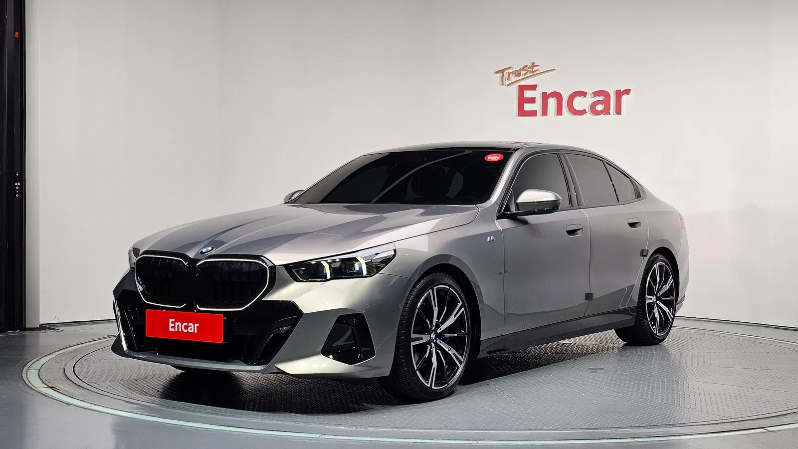 BMW Série 5 (G60) 530i xDrive M Sport 2025 — photo 1 sur 37