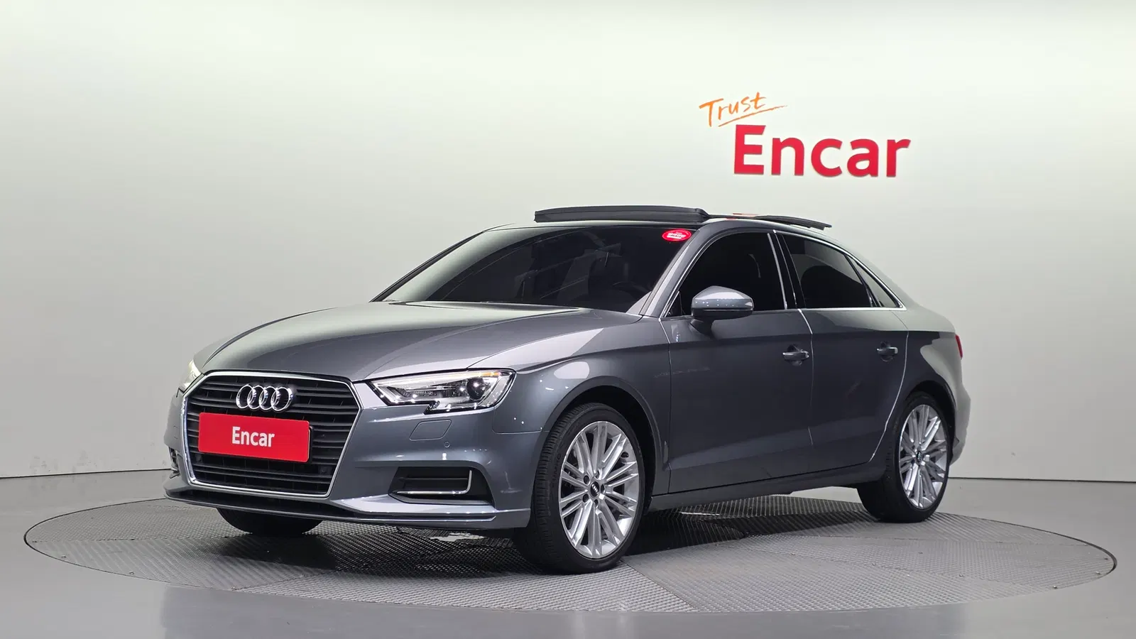 Audi A3 40 TFSI 2018 — photo 1 sur 32