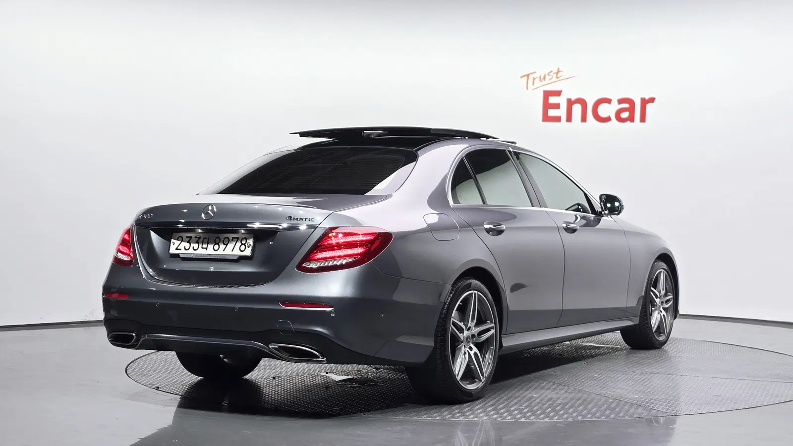 Mercedes-Benz Classe E AMG Line · E300 4MATIC (W213) 2020 — photo 1 sur 36