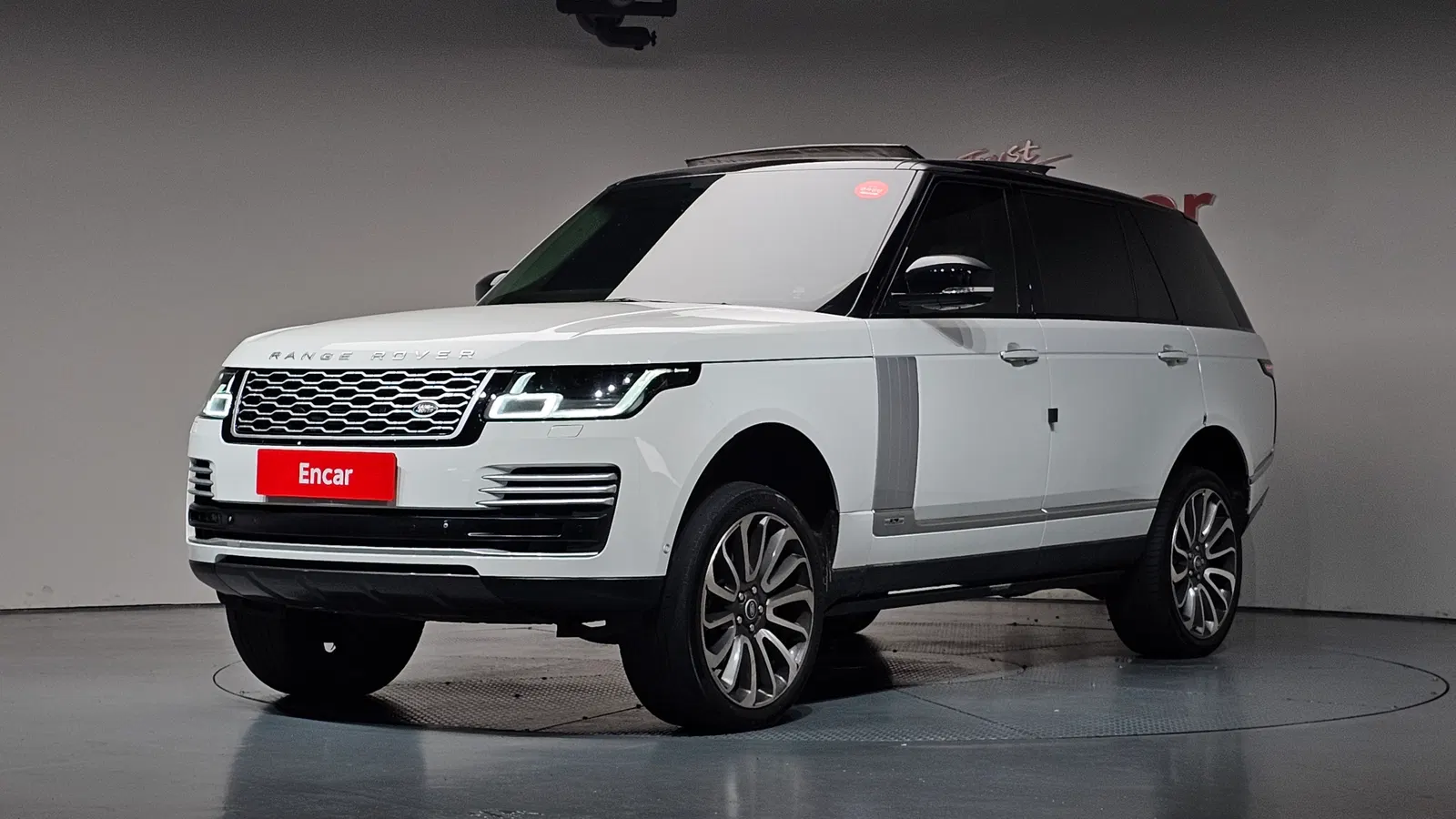 Land Rover Range Rover 4e génération 4.4 SDV8 AB LWB Diesel 2015 — photo 1 sur 20