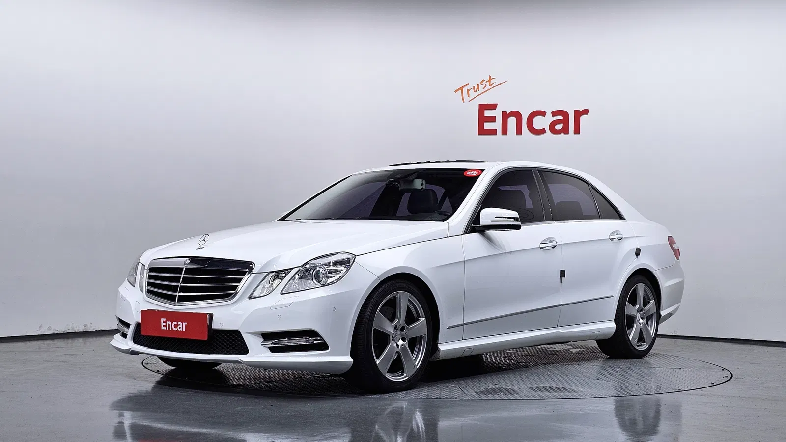 Mercedes-Benz Classe E E300 Elegance (W212) 2013 — photo 1 sur 20
