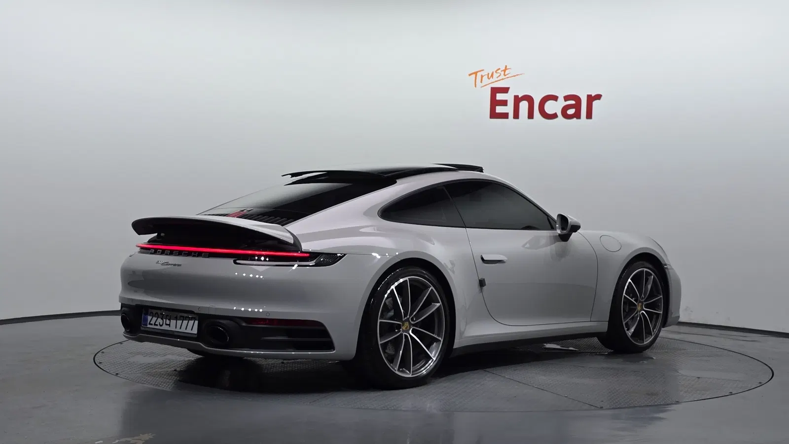 Porsche 911 (992) Carrera 2024 — photo 1 sur 33