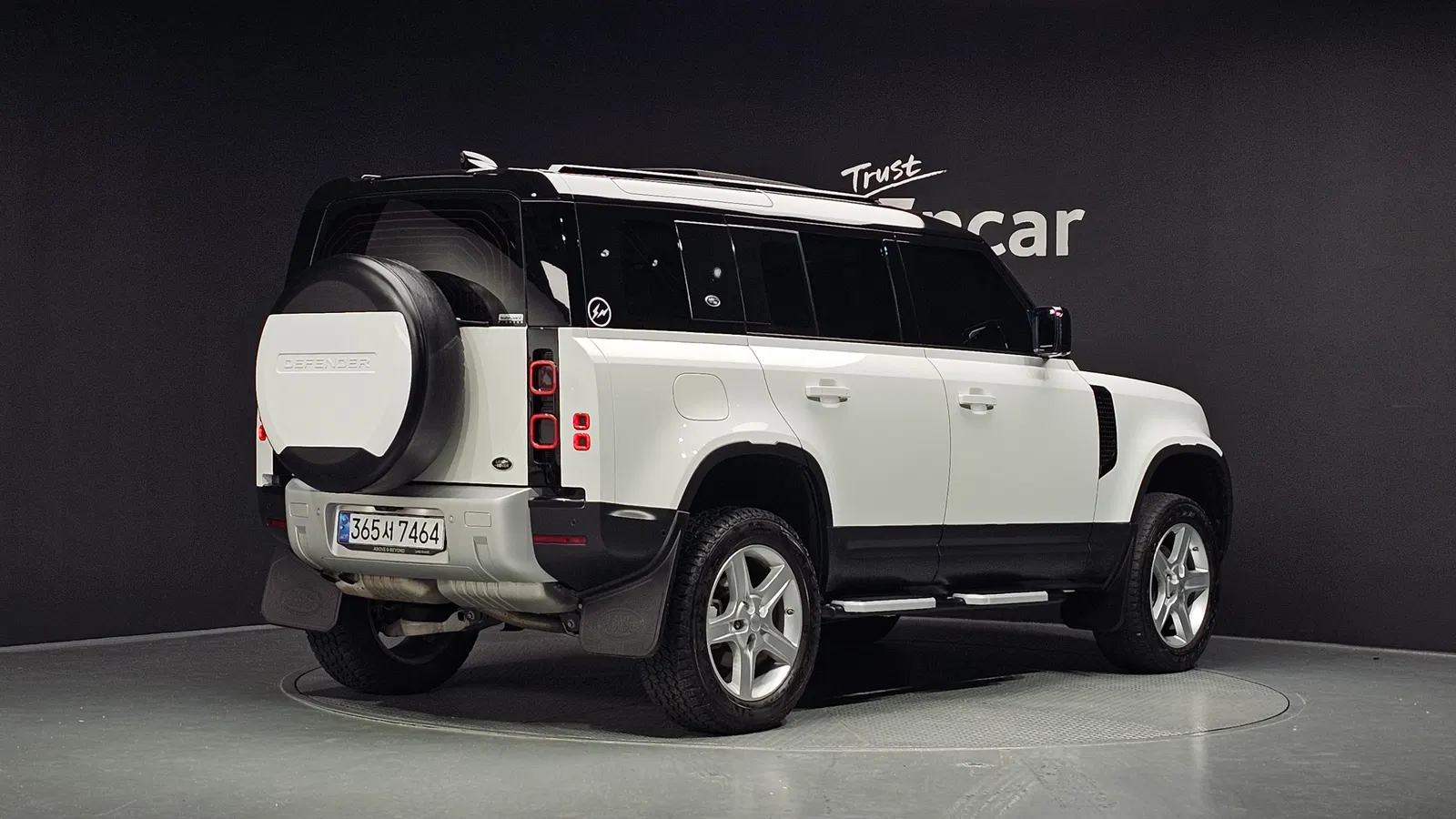 Land Rover Defender (L663) 110 D240 SE 2020 — photo 1 sur 44