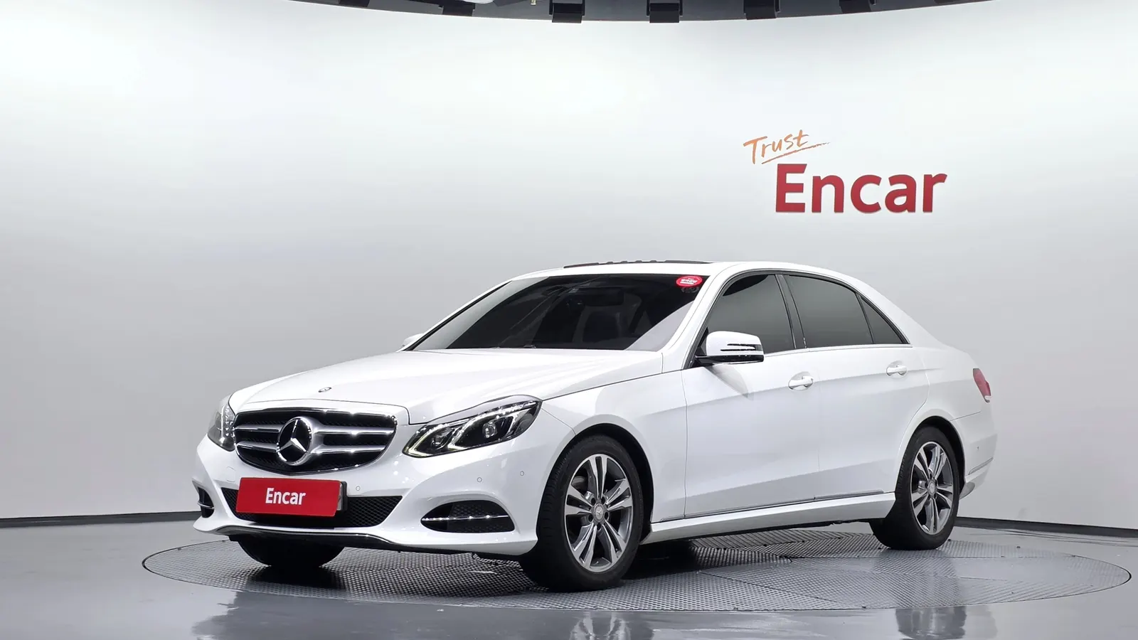 Mercedes-Benz Classe E E200 Avantgarde (W212) 2016 — photo 1 sur 20