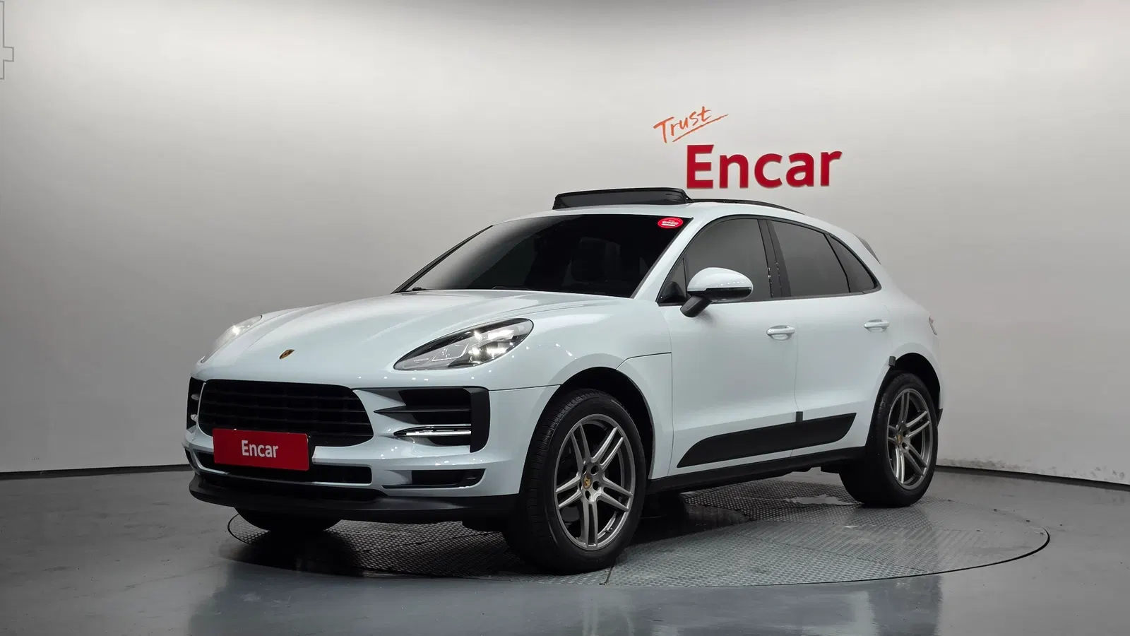Porsche Macan 2.0 2021 — photo 1 sur 34