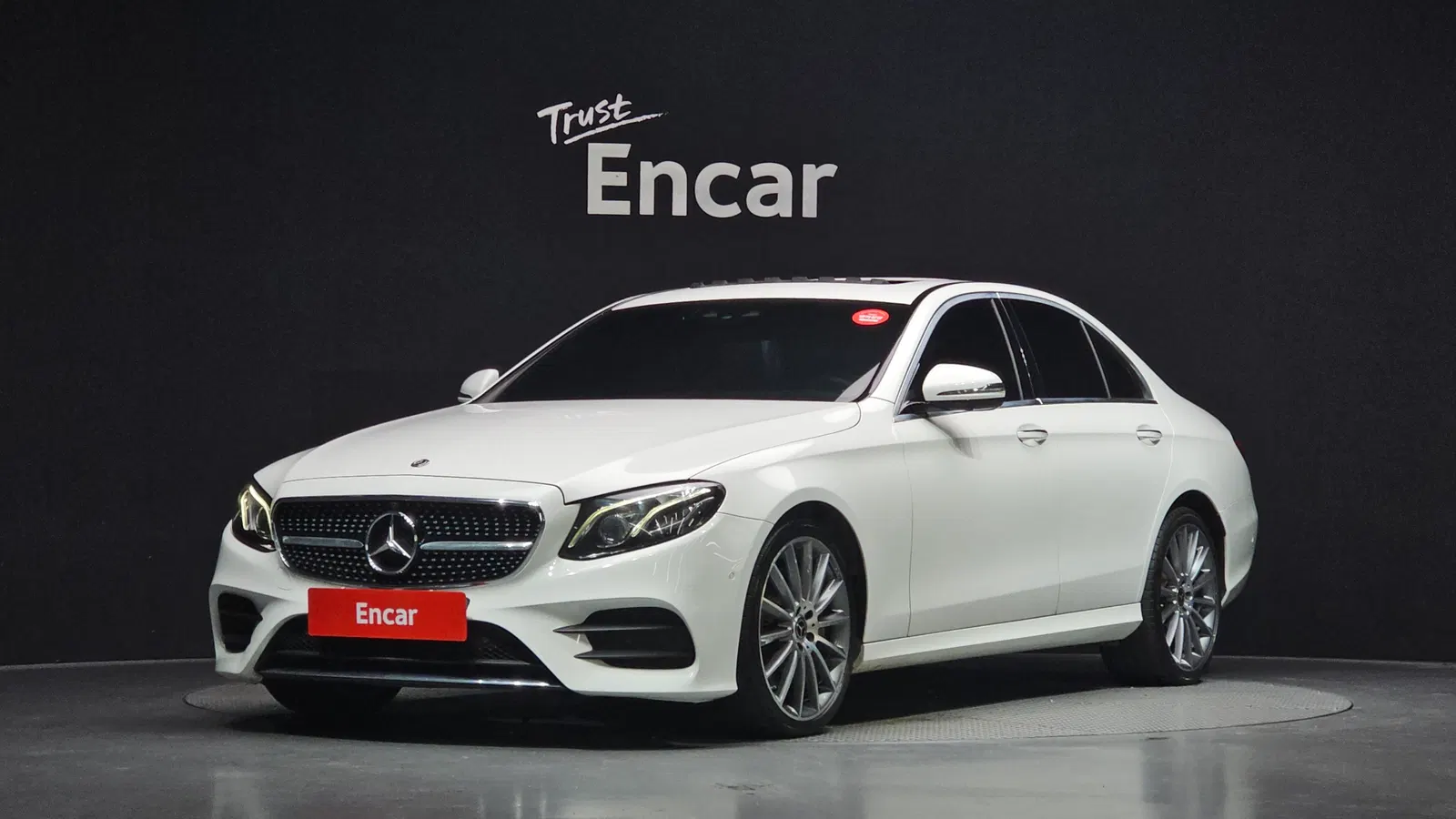 Mercedes-Benz Classe E AMG Line · E300 4MATIC (W213) 2018 — photo 1 sur 20