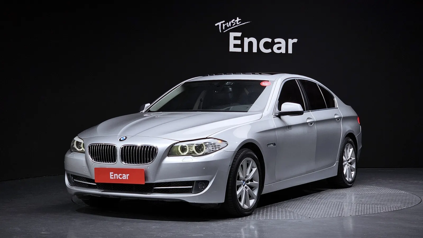BMW Série 5 (F10) 528i 2011 — photo 1 sur 20