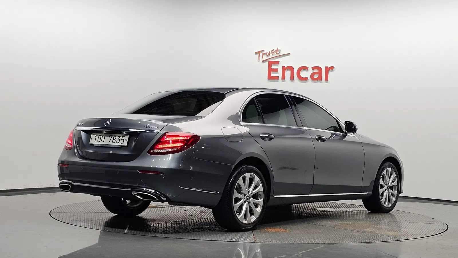 Mercedes-Benz Classe E E300 4MATIC Exclusive (W213) 2019 — photo 1 sur 42