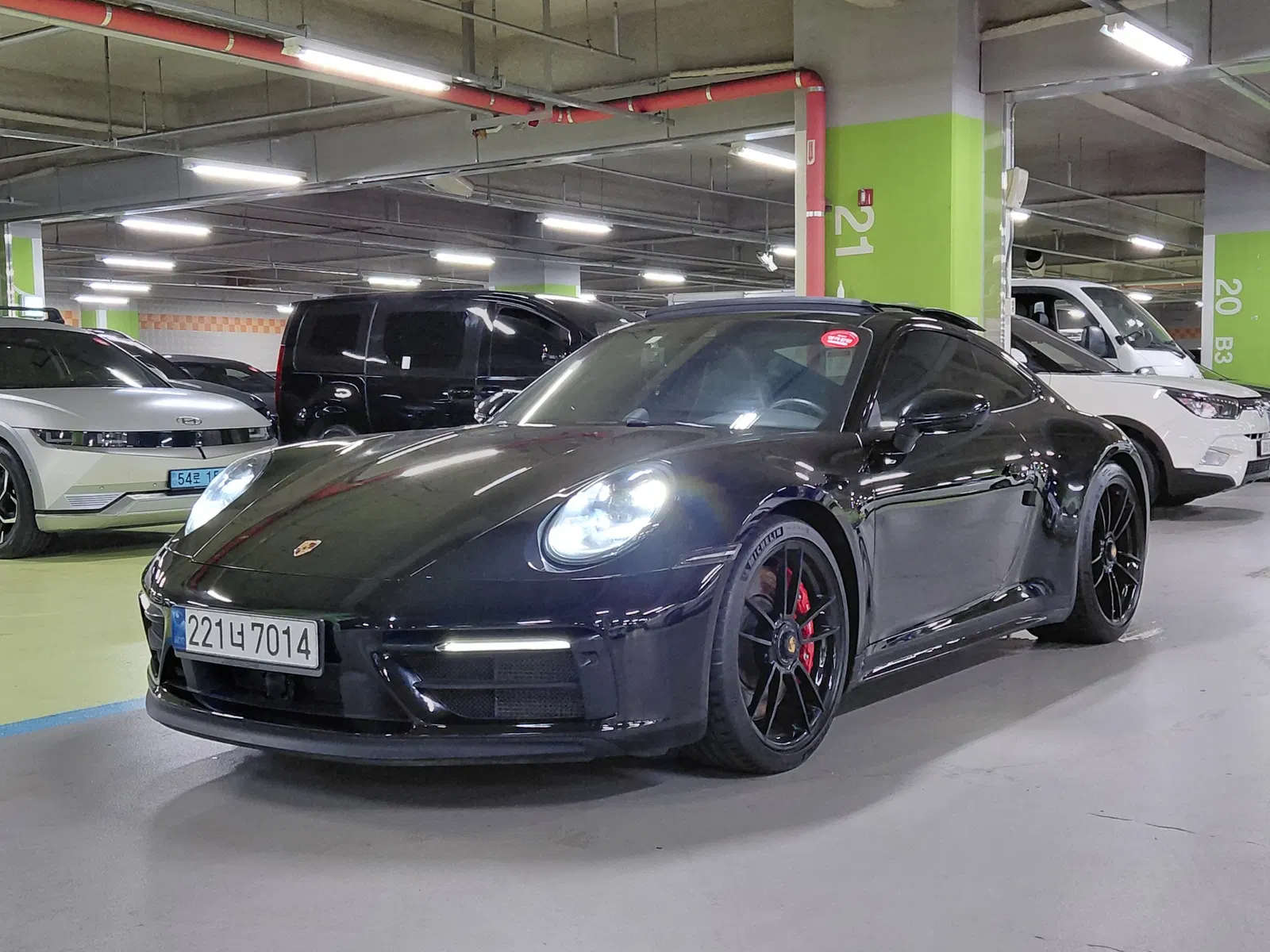 Porsche 911 (992) Carrera 4 GTS 2023 — photo 1 sur 23