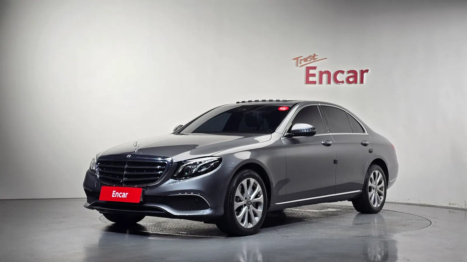 Mercedes-Benz Classe E E300 4MATIC Exclusive Standard (W213) 2018 — photo 1 sur 39