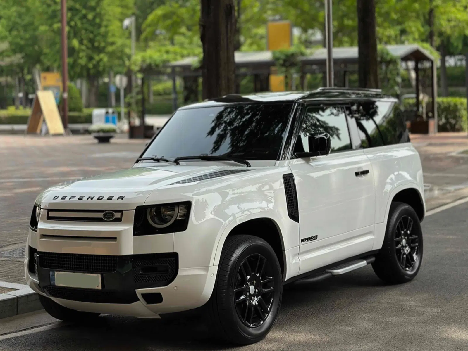 Land Rover Defender (L663) 90 D250 S 2022 — photo 1 sur 15