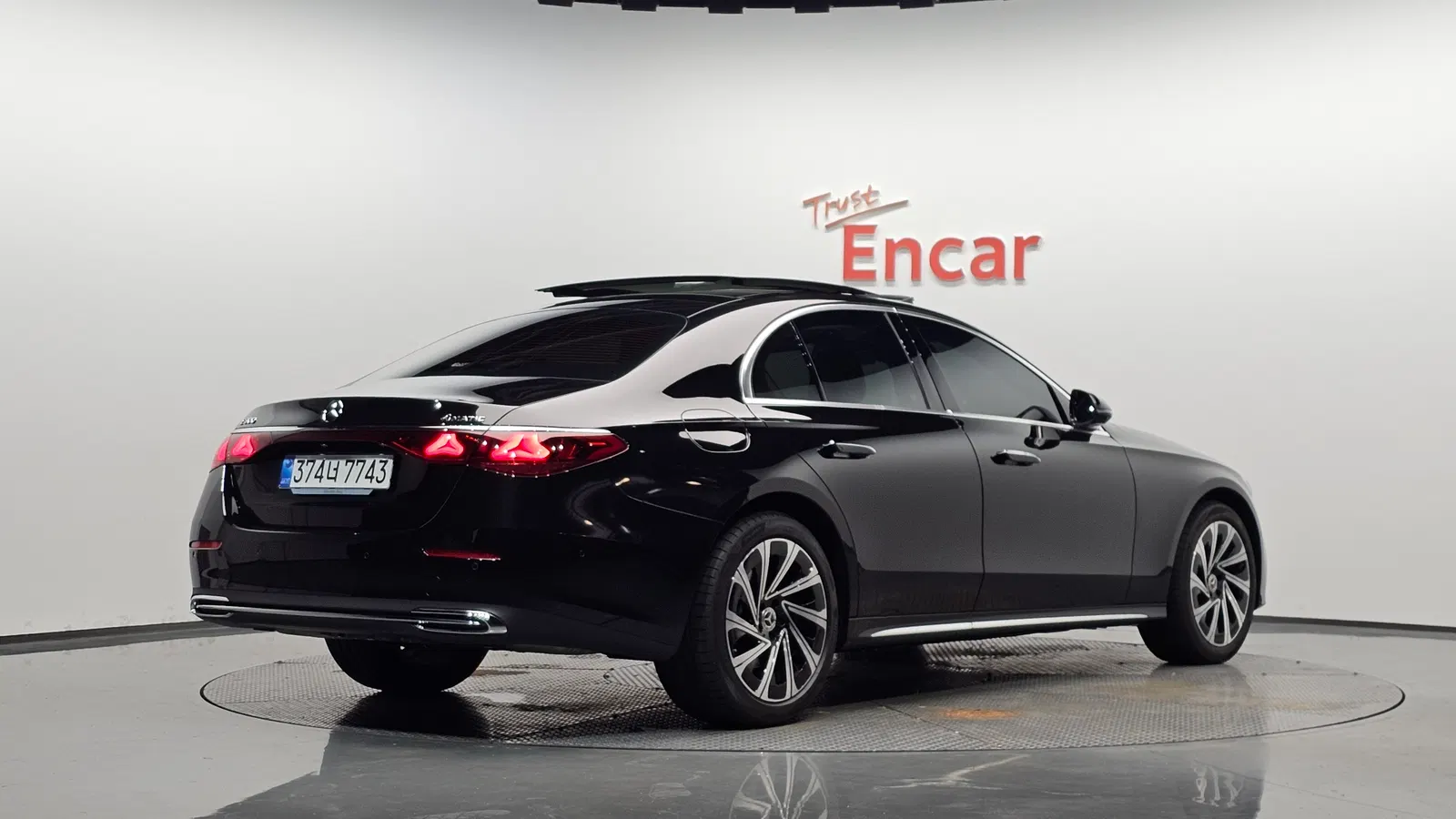 Mercedes-Benz Classe E E300 4MATIC Exclusive (W214) 2025 — photo 1 sur 34