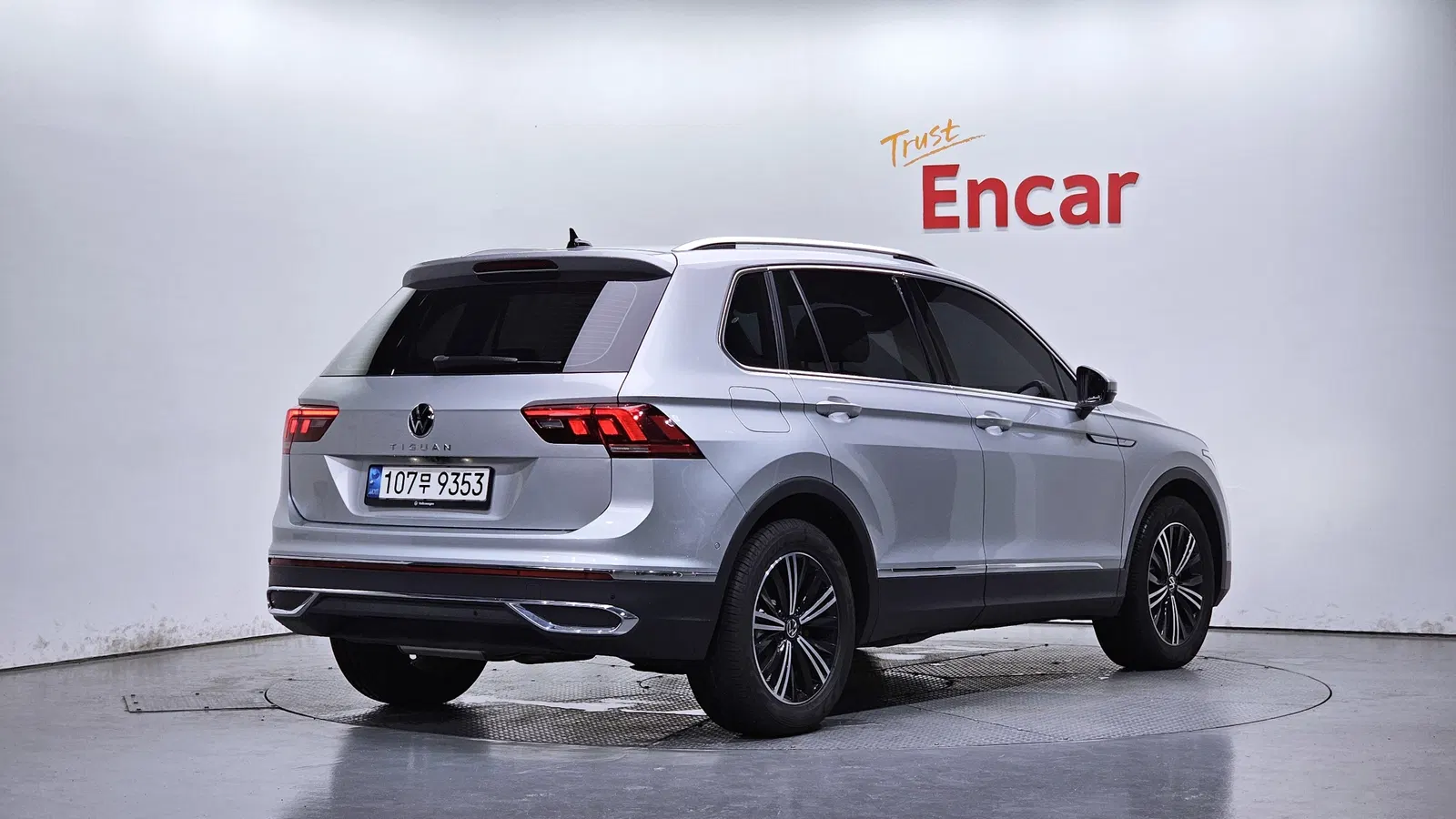 Volkswagen Tiguan 2e génération 2.0 TDI Premium 2021 — photo 1 sur 30