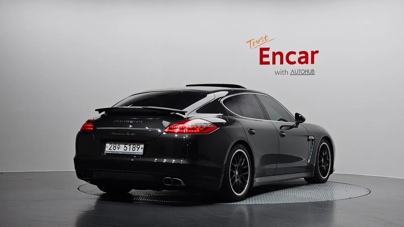 Porsche Panamera 4.8 Turbo 2010 — photo 1 sur 32