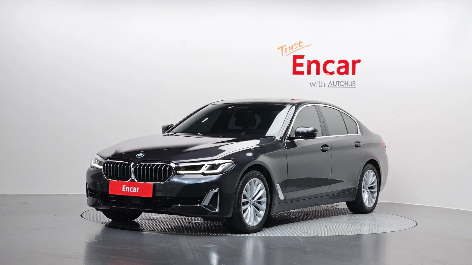 BMW Série 5 (G30) 530i xDrive Luxury 2022 — photo 1 sur 37
