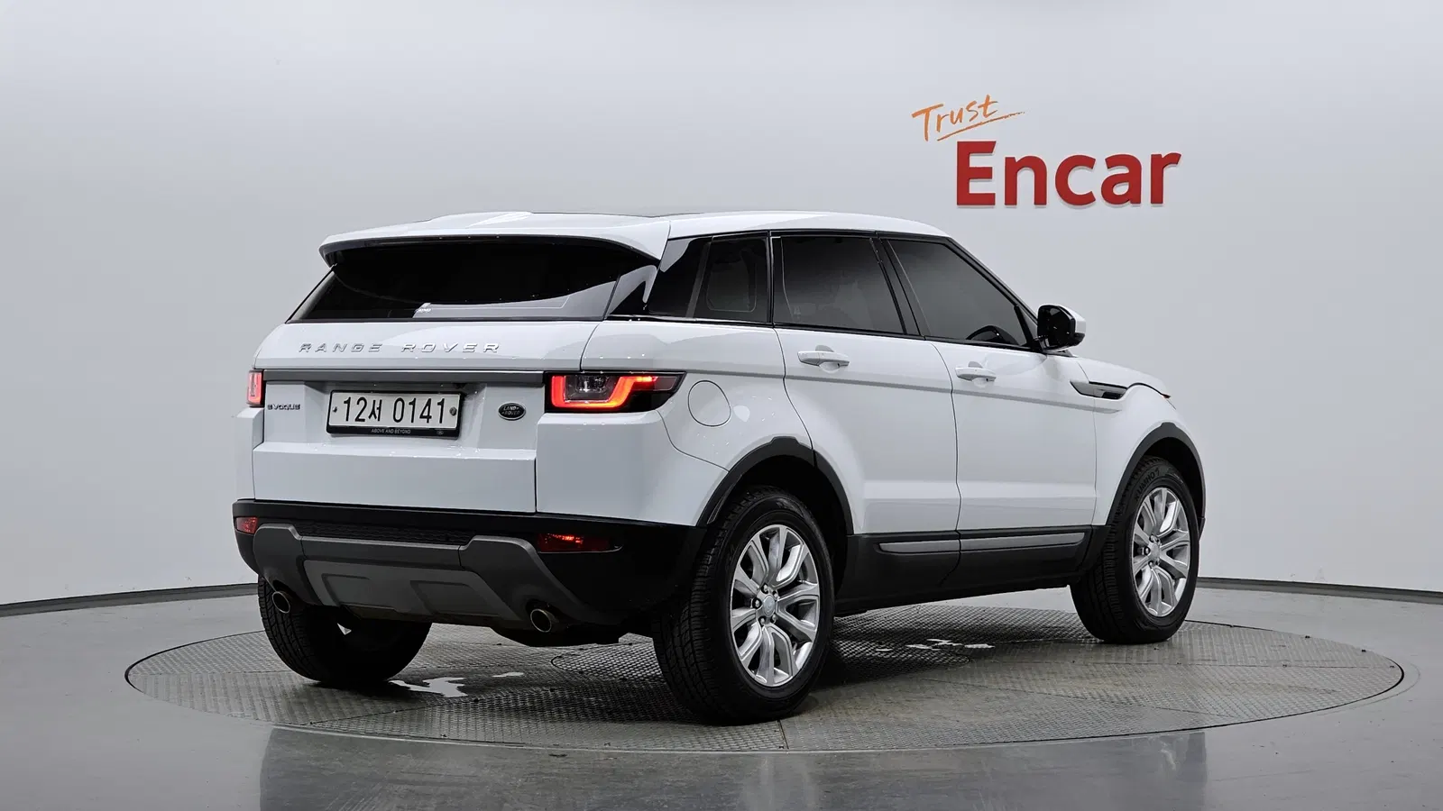 Land Rover Range Rover Evoque 2.0 TD4 SE 2016 — photo 1 sur 34