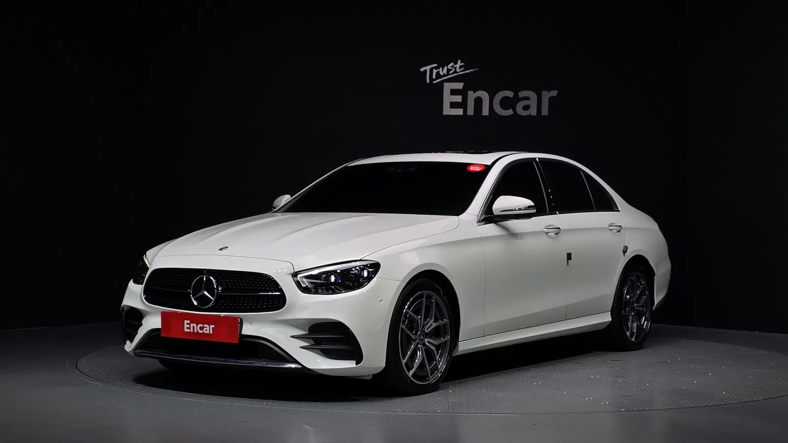 Mercedes-Benz Classe E AMG Line · E220d 4MATIC (W213) 2023 — photo 1 sur 34