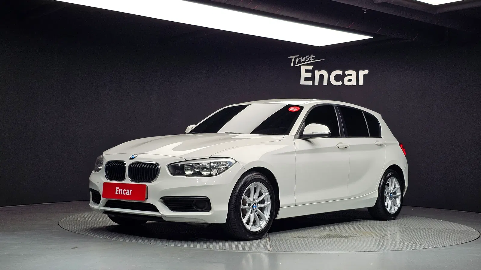 BMW Série 1 (F20) 118d Joy 5 portes 2017 — photo 1 sur 26