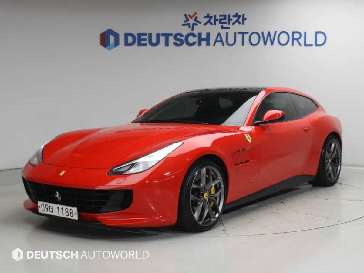 Ferrari GTC4 Lusso T 3.9 V8 2018 — photo 1 sur 26