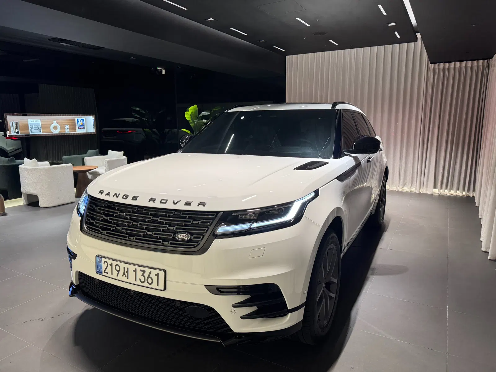 Land Rover Range Rover Velar 2.0 P250 Dynamic SE 2026 — photo 1 sur 26