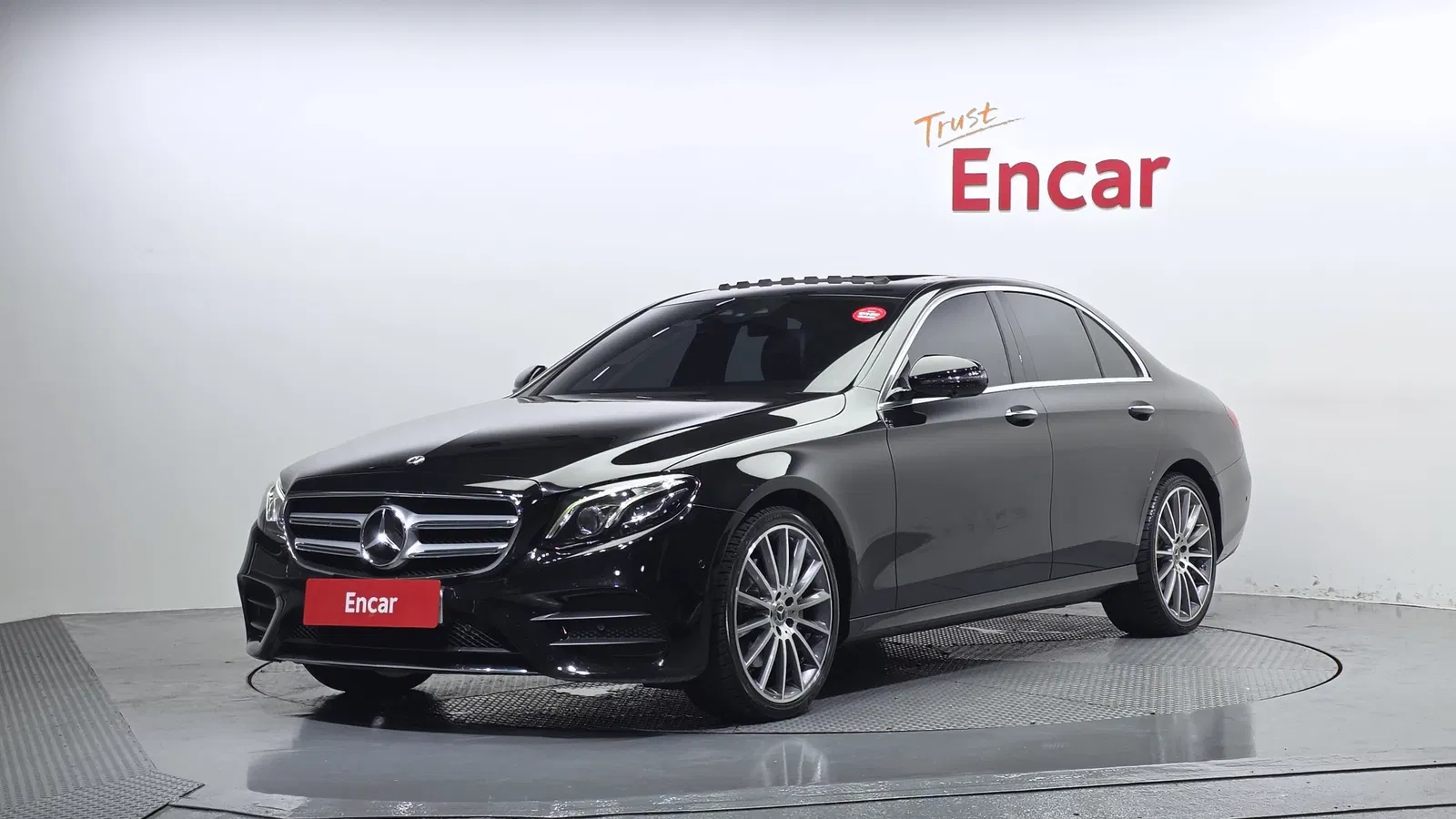 Mercedes-Benz Classe E AMG Line · E300 4MATIC (W213) 2018 — photo 1 sur 26
